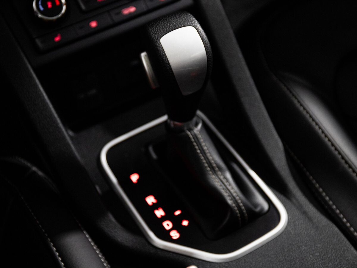 FAW Besturn X40 2019 - фото автомобиля