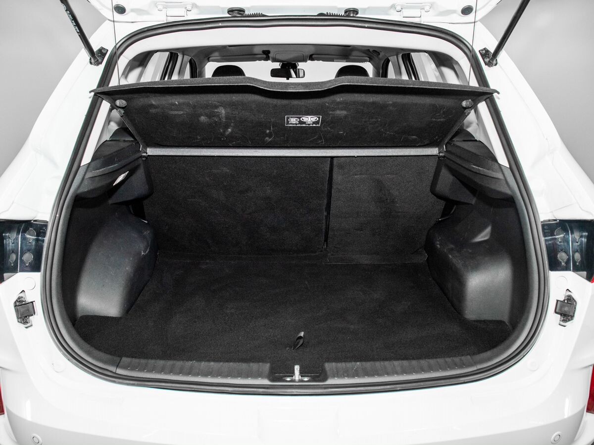 FAW Besturn X40 2019 - фото автомобиля