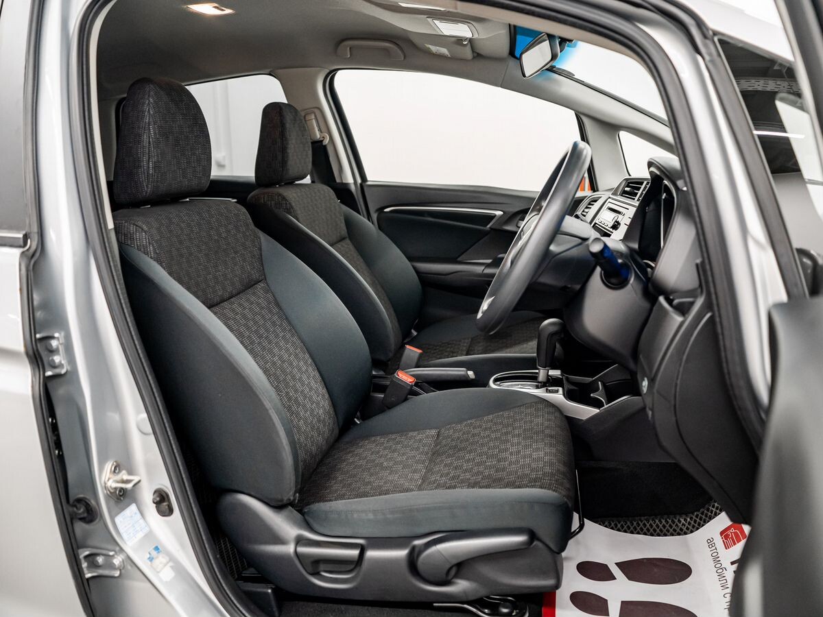 Honda Fit 2017 - фото автомобиля