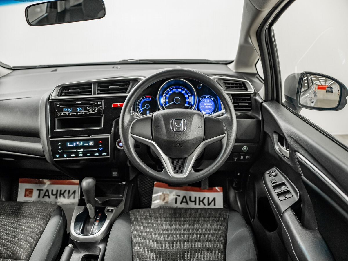 Honda Fit 2017 - фото автомобиля