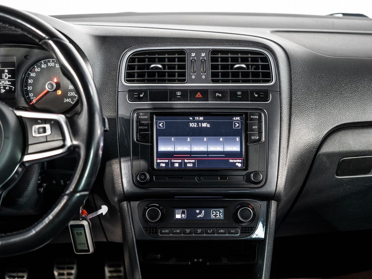 Volkswagen Polo 2018 - фото автомобиля