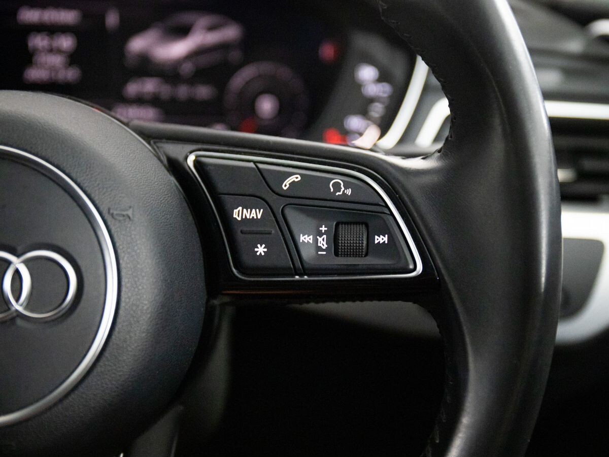 Audi A4 2017 - фото автомобиля