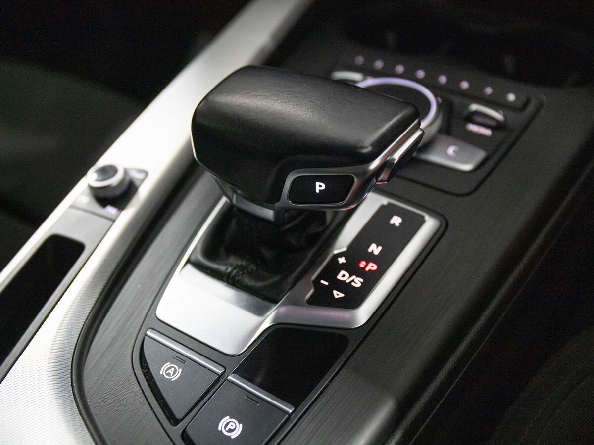 Audi A4 2017 - фото автомобиля