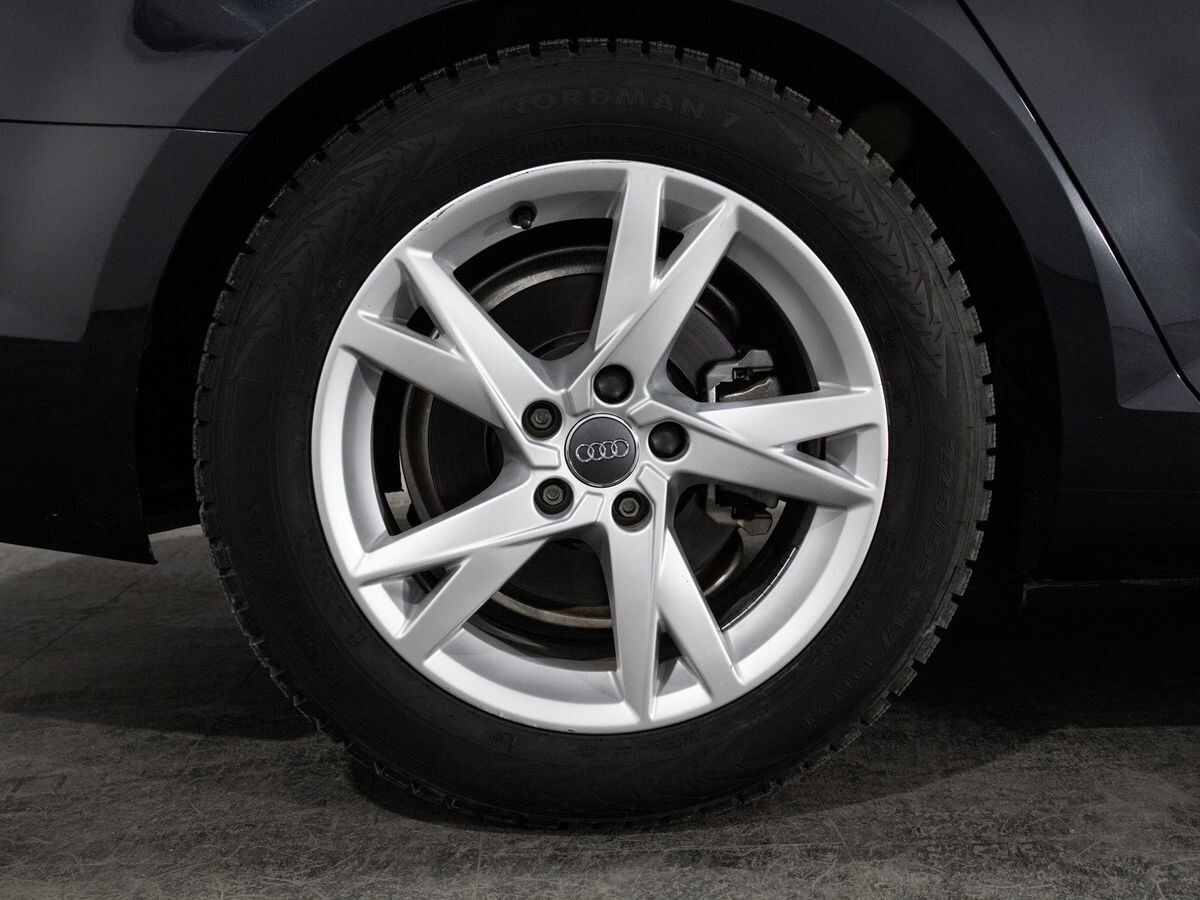 Audi A4 2017 - фото автомобиля