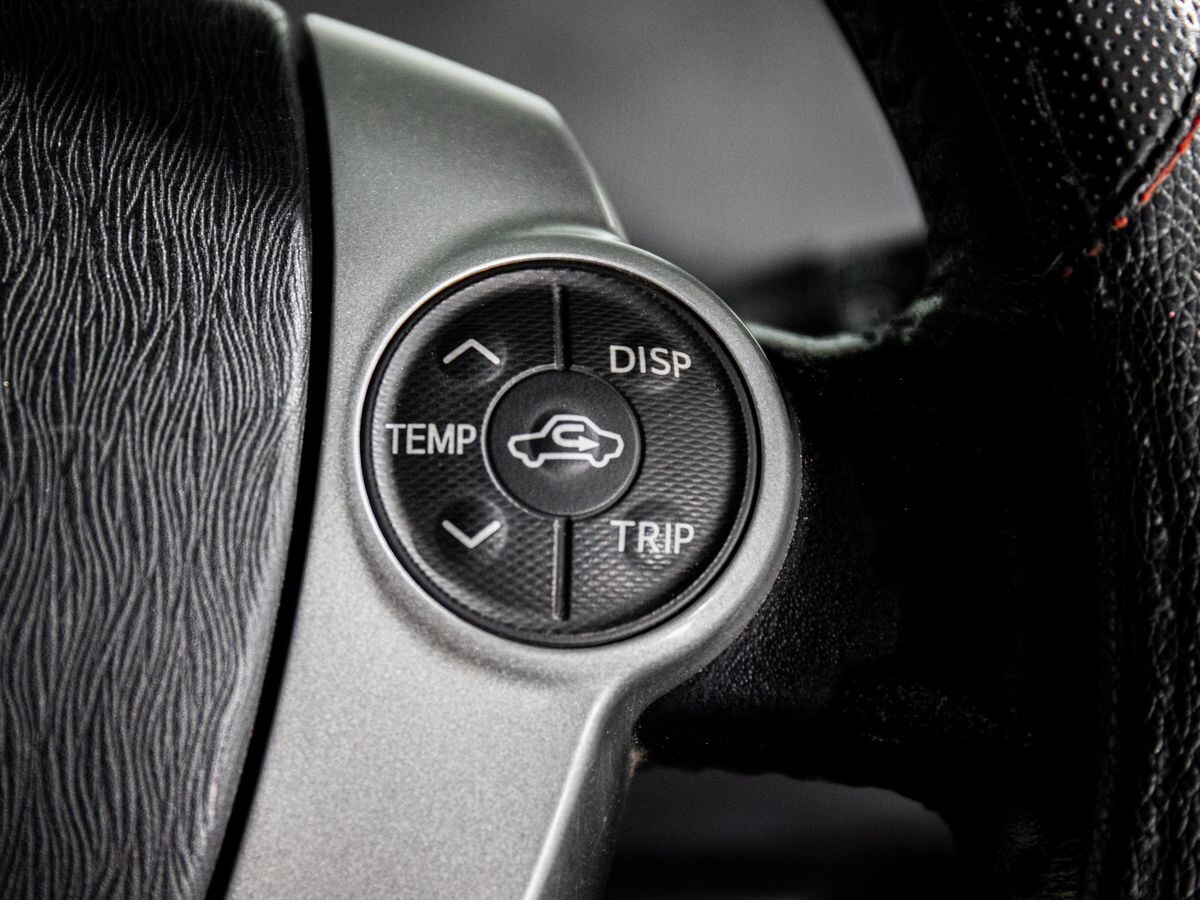 Toyota Prius 2014 - фото автомобиля