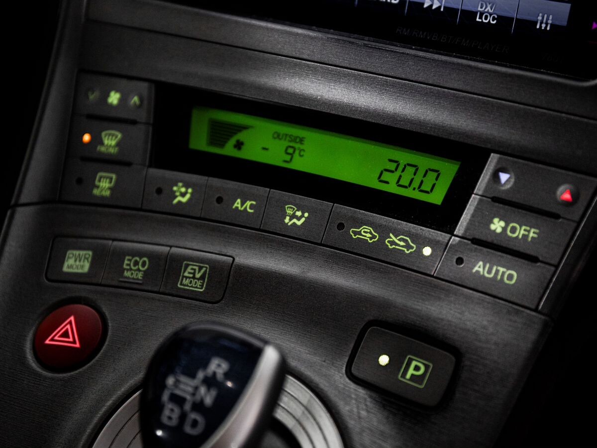 Toyota Prius 2014 - фото автомобиля