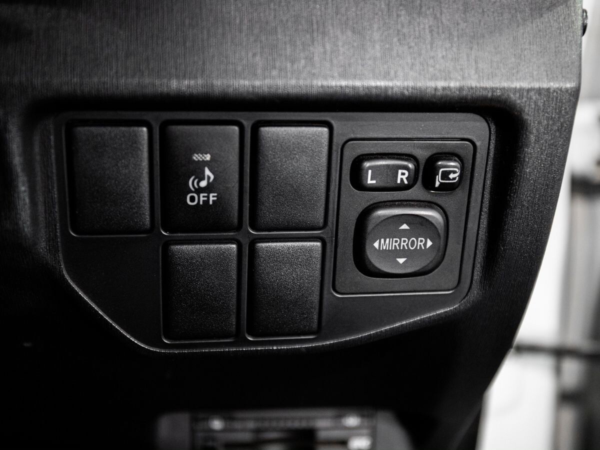 Toyota Prius 2014 - фото автомобиля