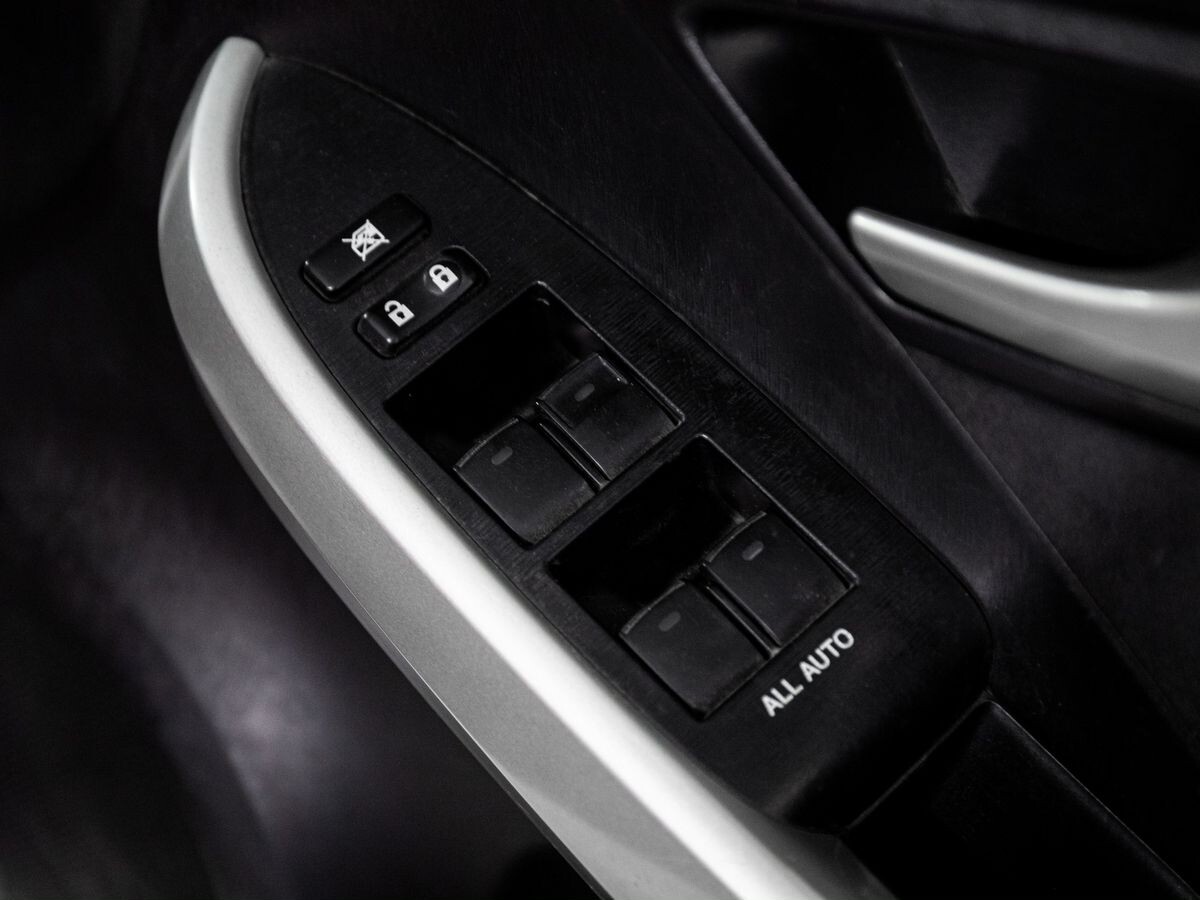 Toyota Prius 2014 - фото автомобиля