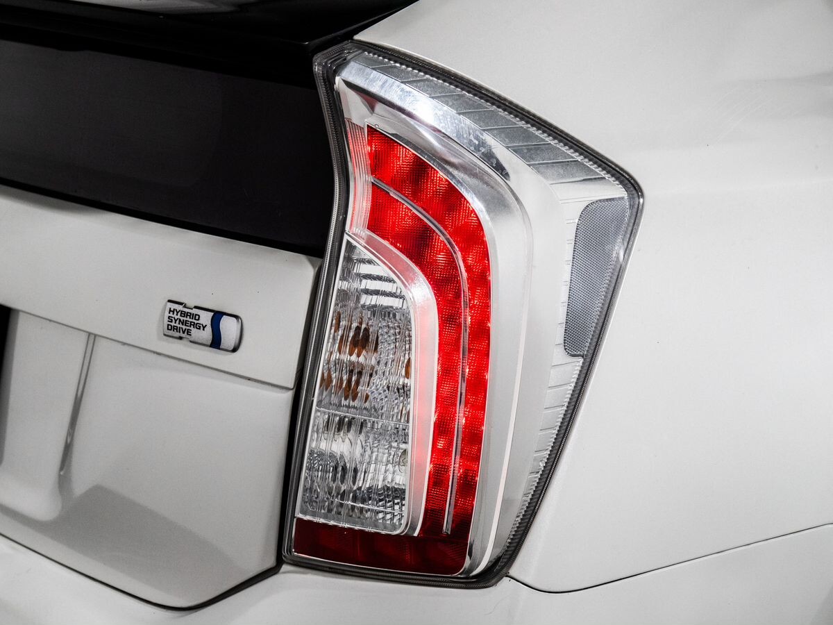 Toyota Prius 2014 - фото автомобиля