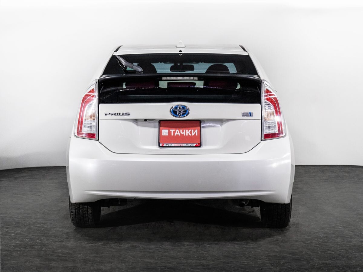 Toyota Prius 2014 - фото автомобиля