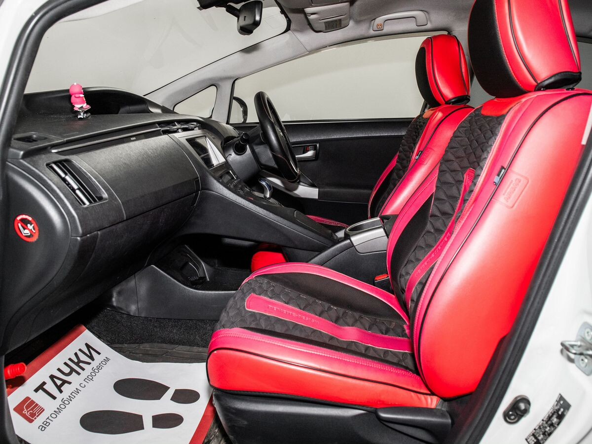 Toyota Prius 2014 - фото автомобиля