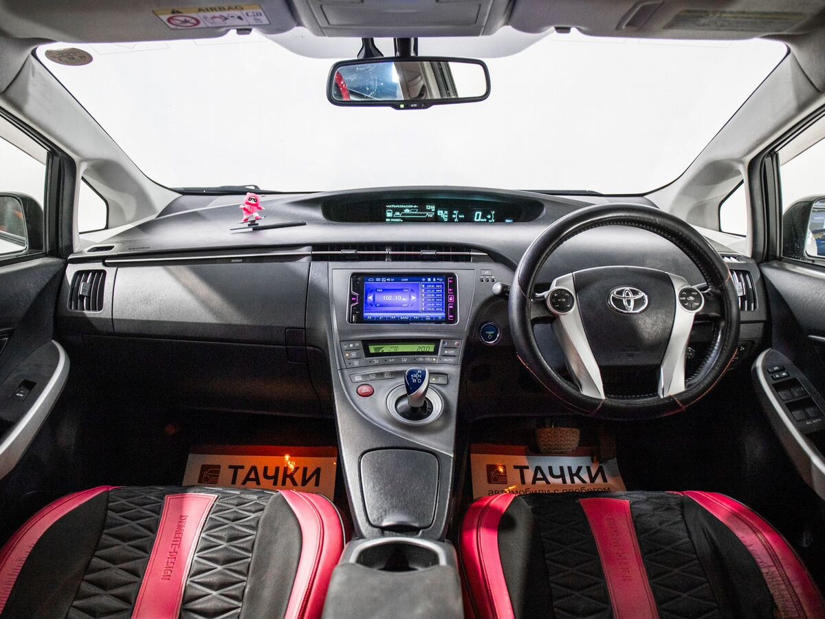 Toyota Prius 2014 - фото автомобиля