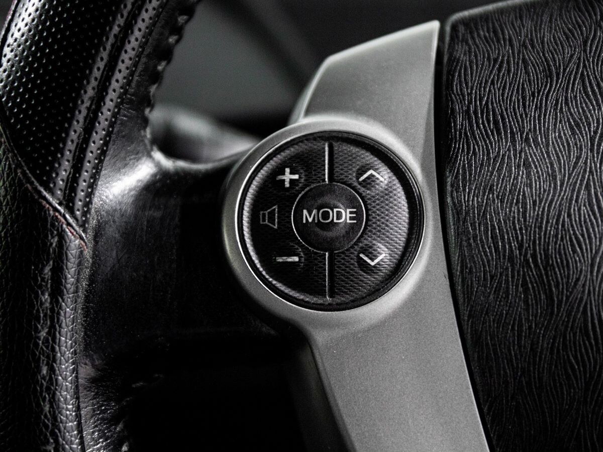 Toyota Prius 2014 - фото автомобиля