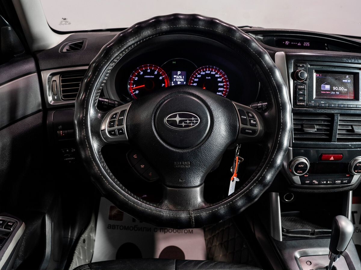Subaru Forester 2011 - фото автомобиля