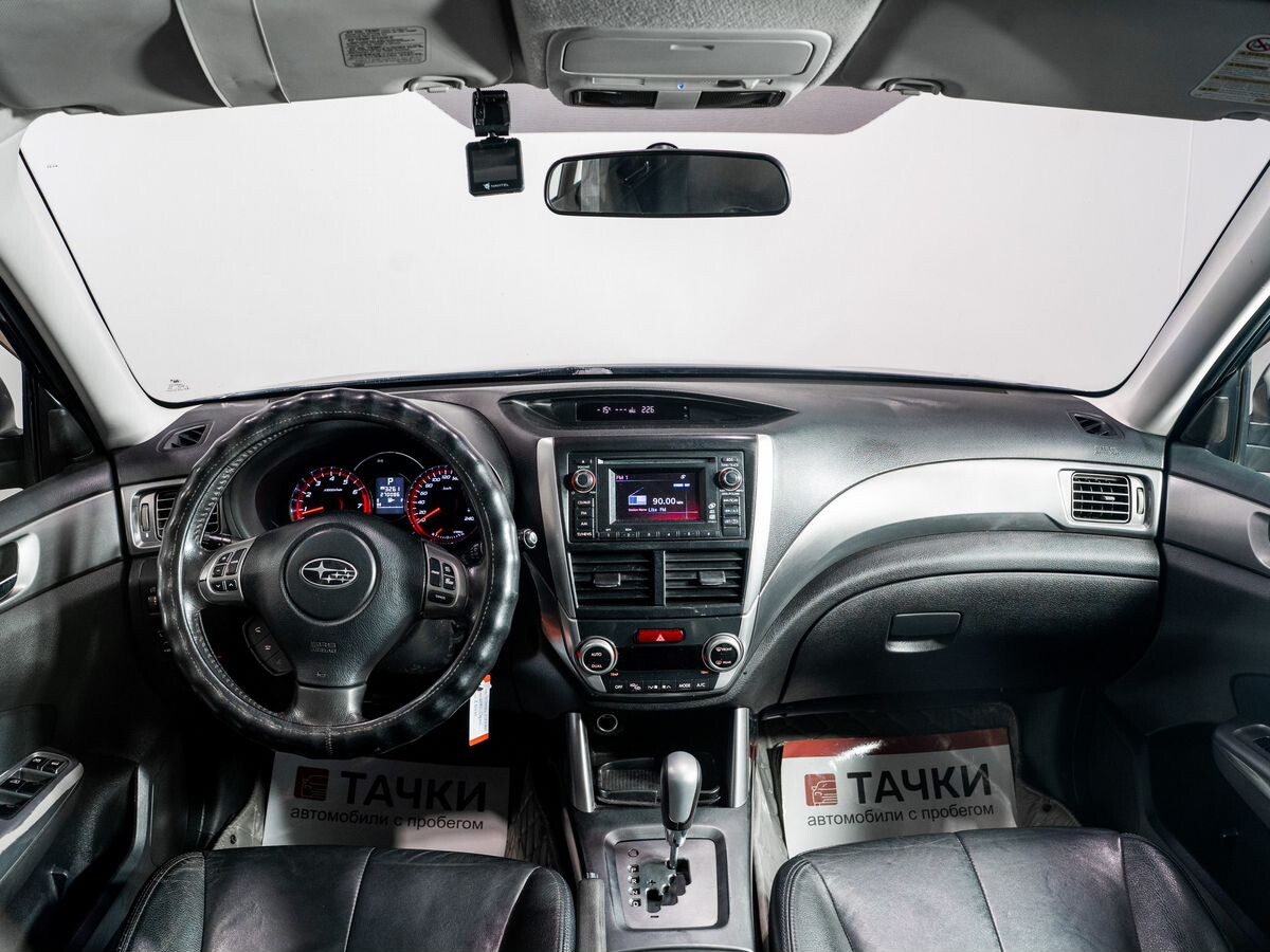 Subaru Forester 2011 - фото автомобиля
