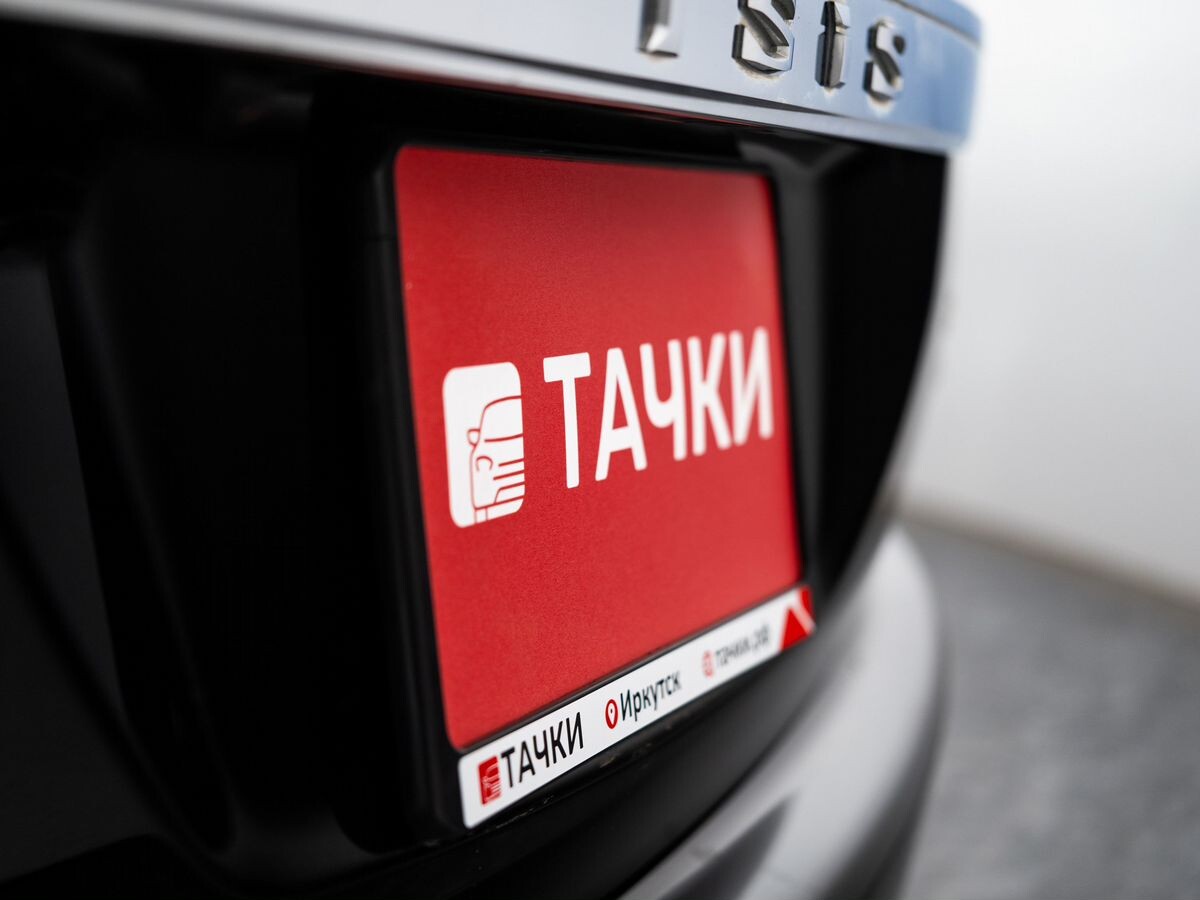 Toyota ISis 2015 - фото автомобиля