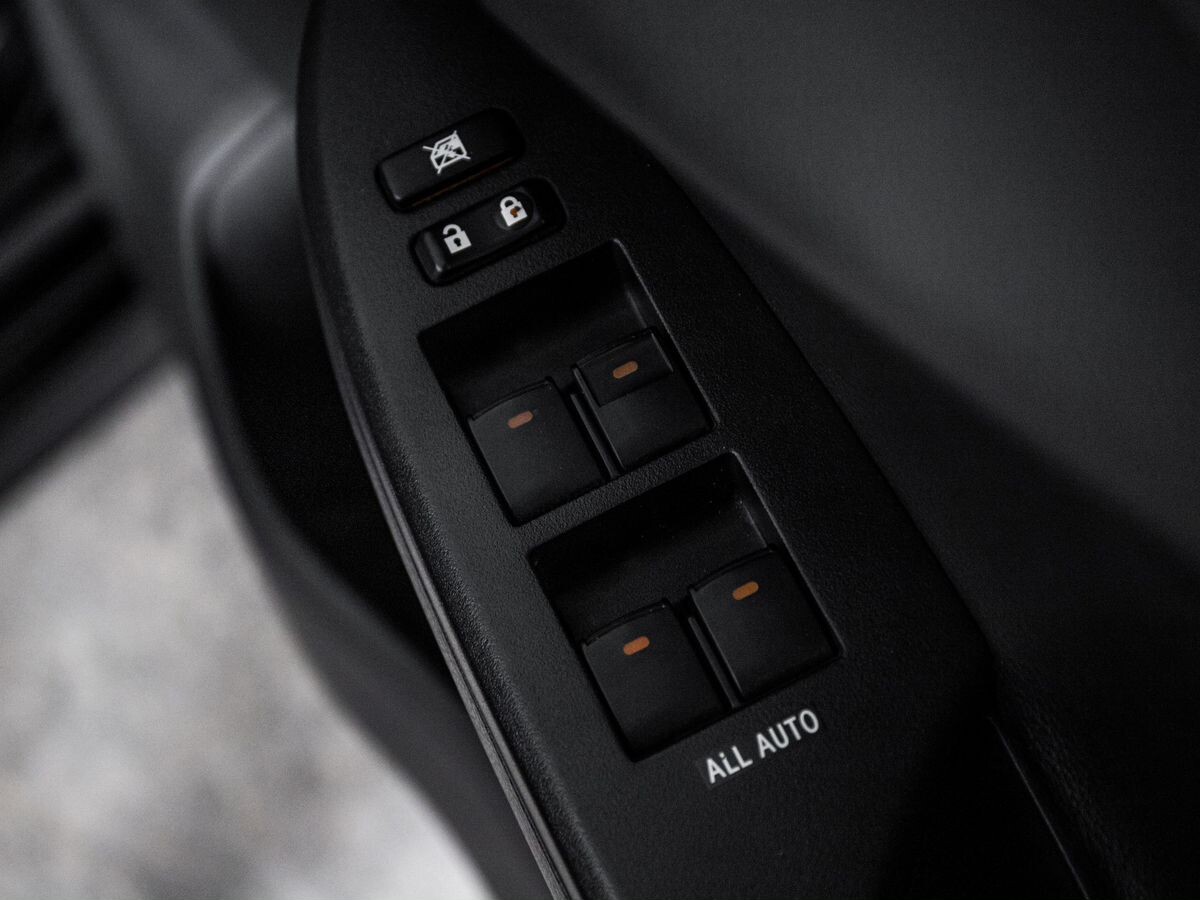 Toyota Corolla 2010 - фото автомобиля