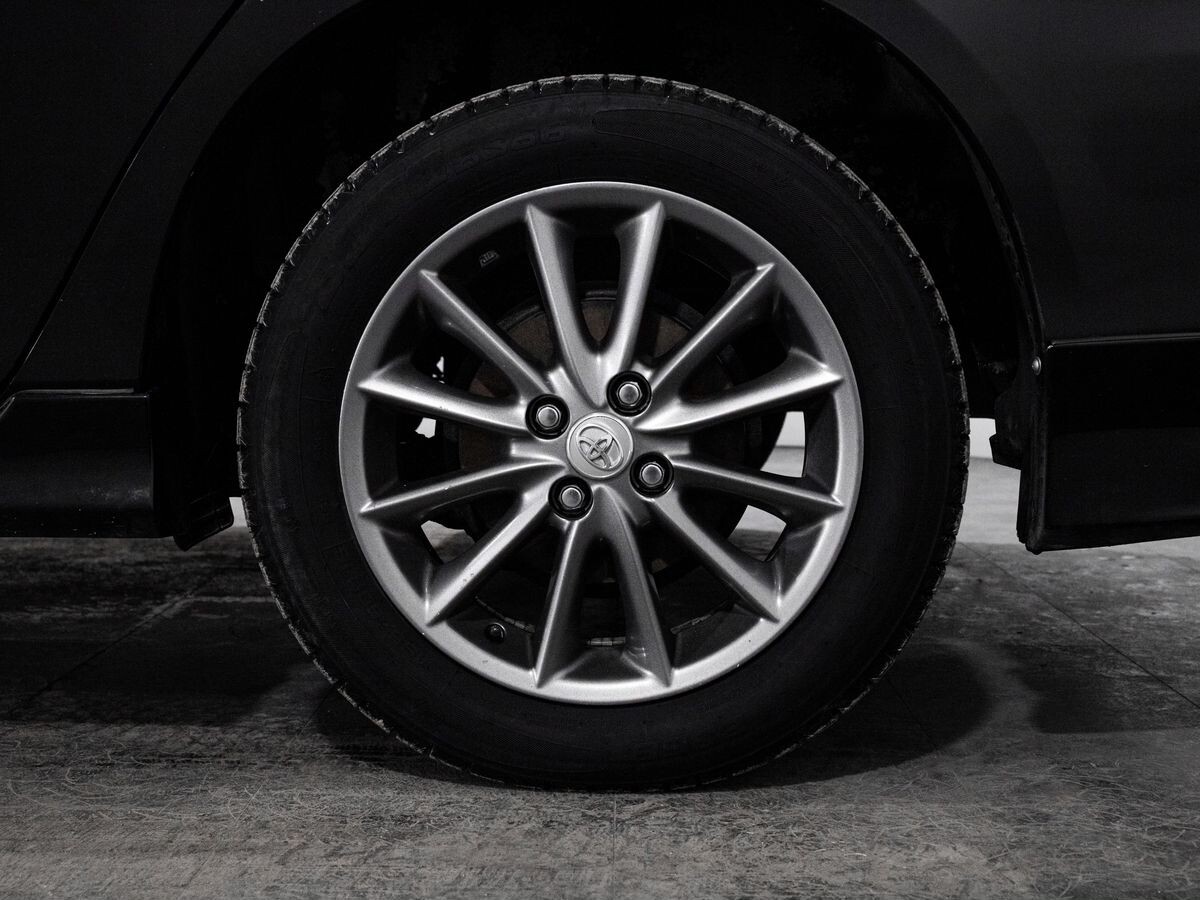 Toyota Corolla 2010 - фото автомобиля