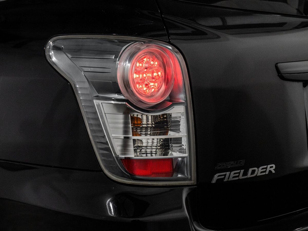 Toyota Corolla 2010 - фото автомобиля