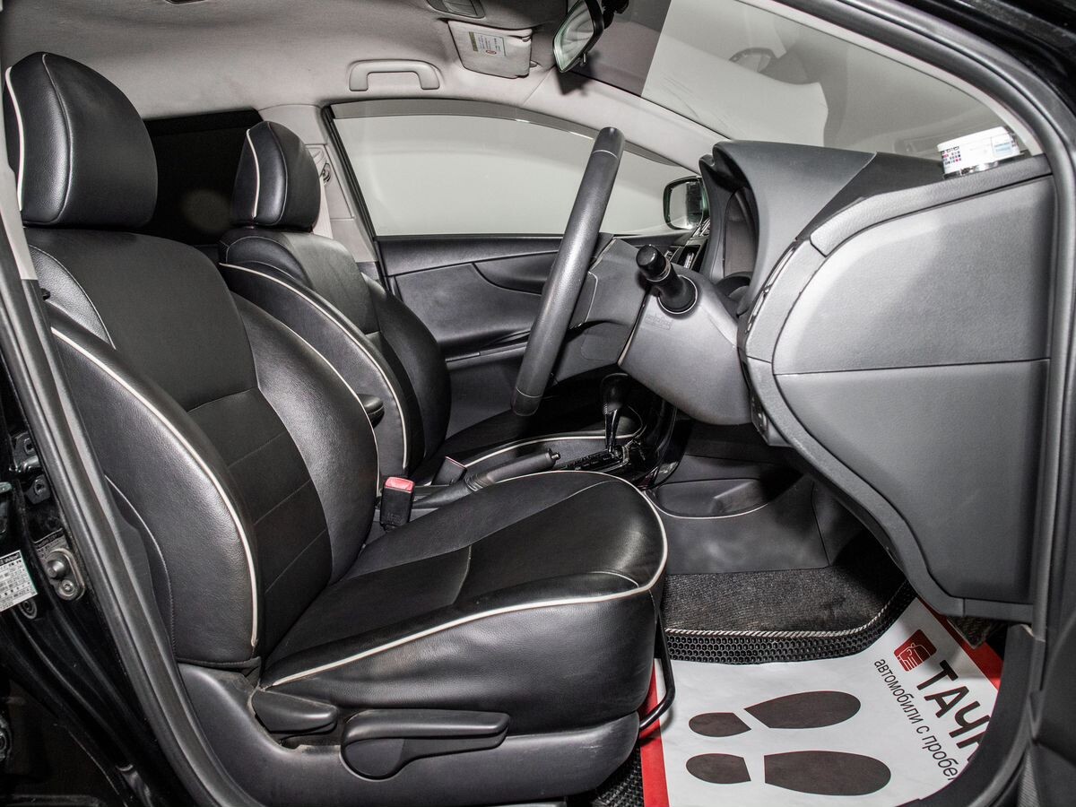 Toyota Corolla 2010 - фото автомобиля