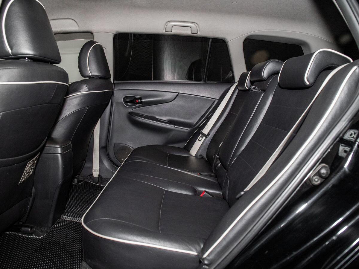 Toyota Corolla 2010 - фото автомобиля