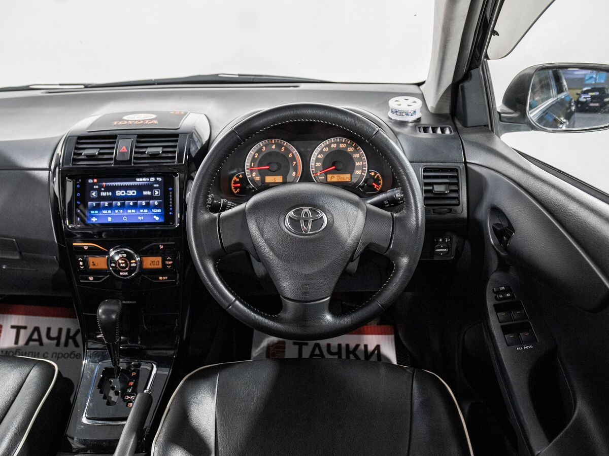 Toyota Corolla 2010 - фото автомобиля