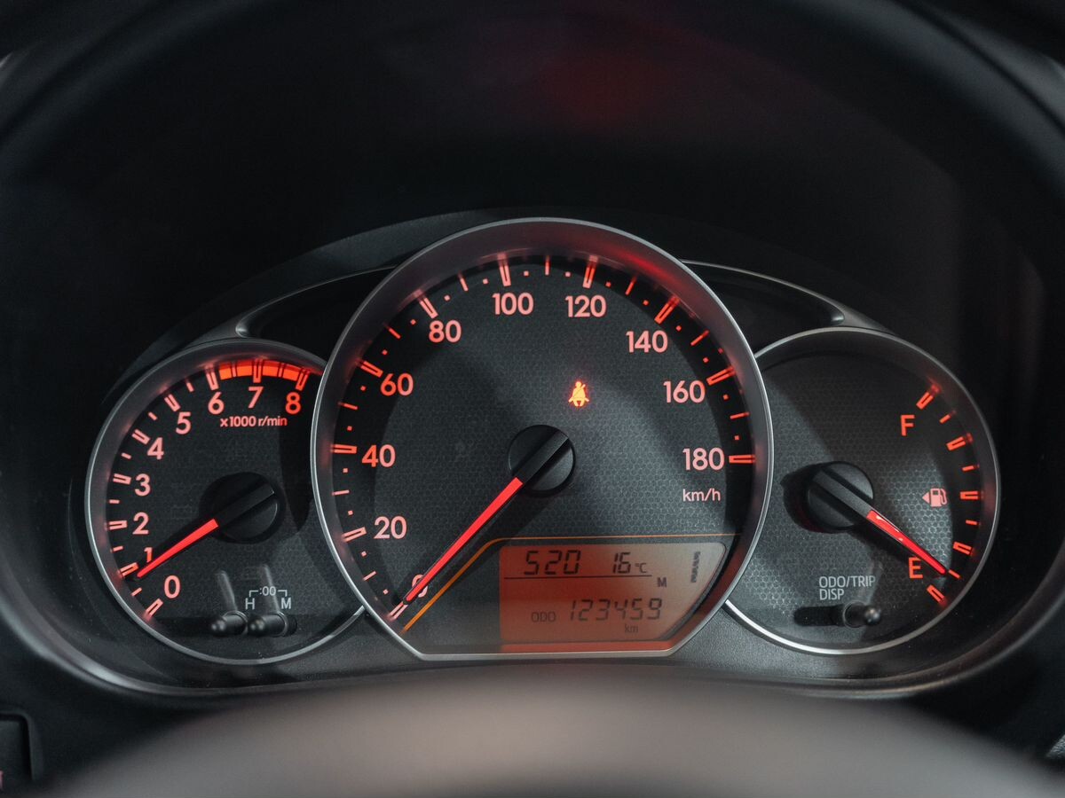 Toyota Ractis 2011 - фото автомобиля