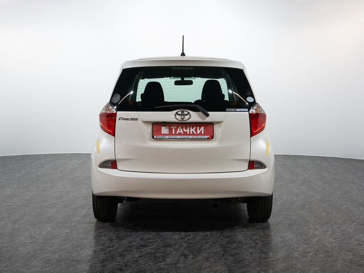 Toyota Ractis 2011 - фото автомобиля