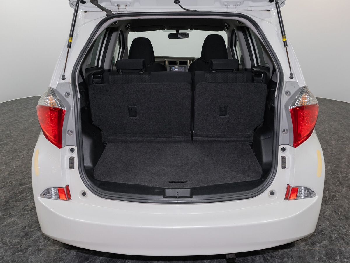 Toyota Ractis 2011 - фото автомобиля