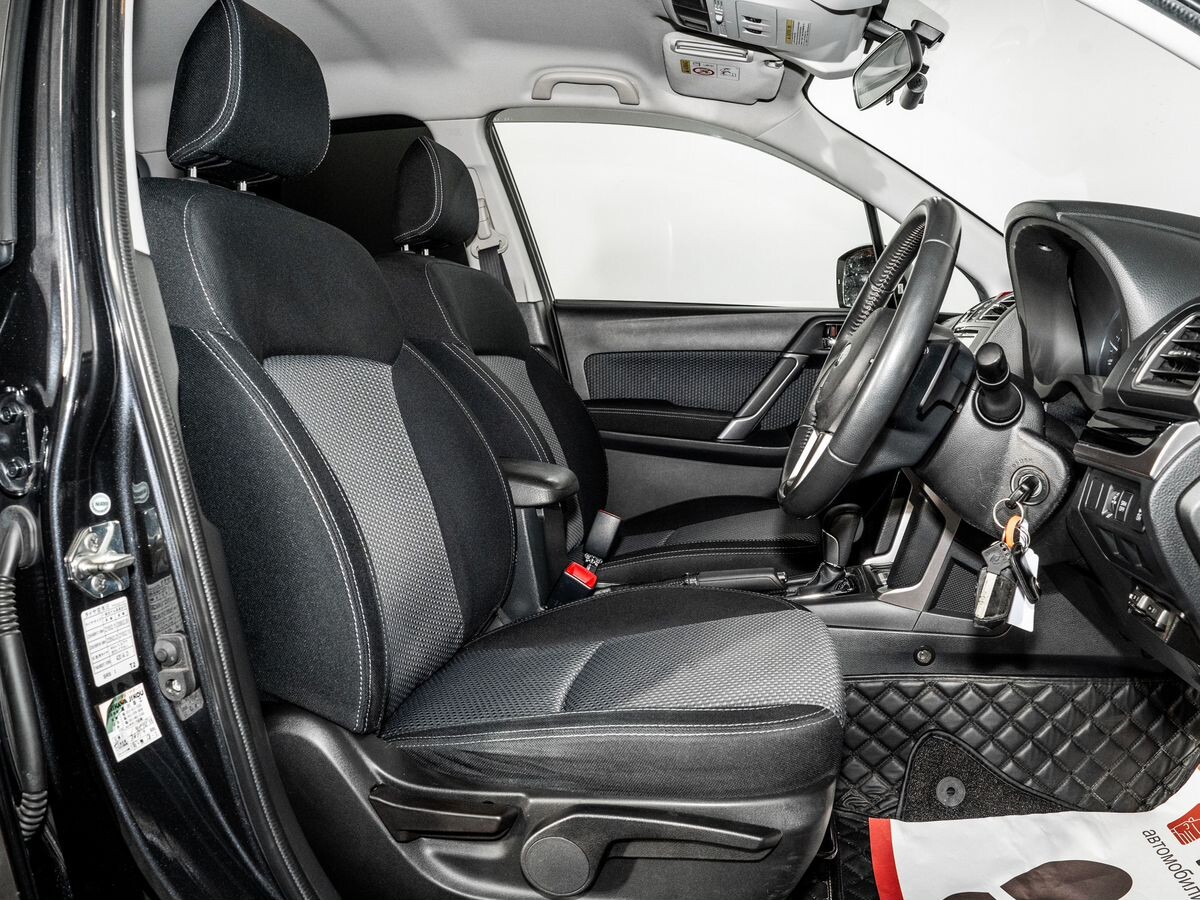 Subaru Forester 2018 - фото автомобиля