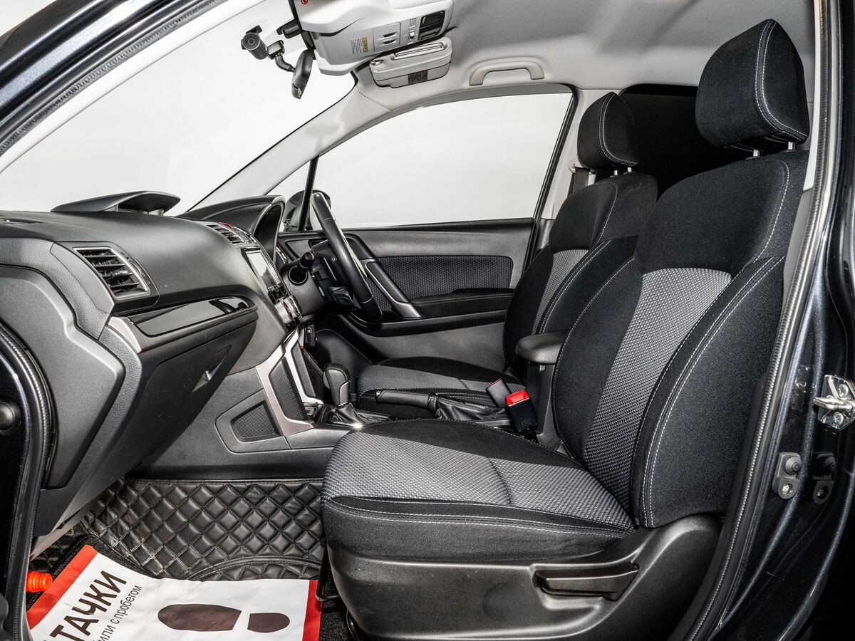 Subaru Forester 2018 - фото автомобиля