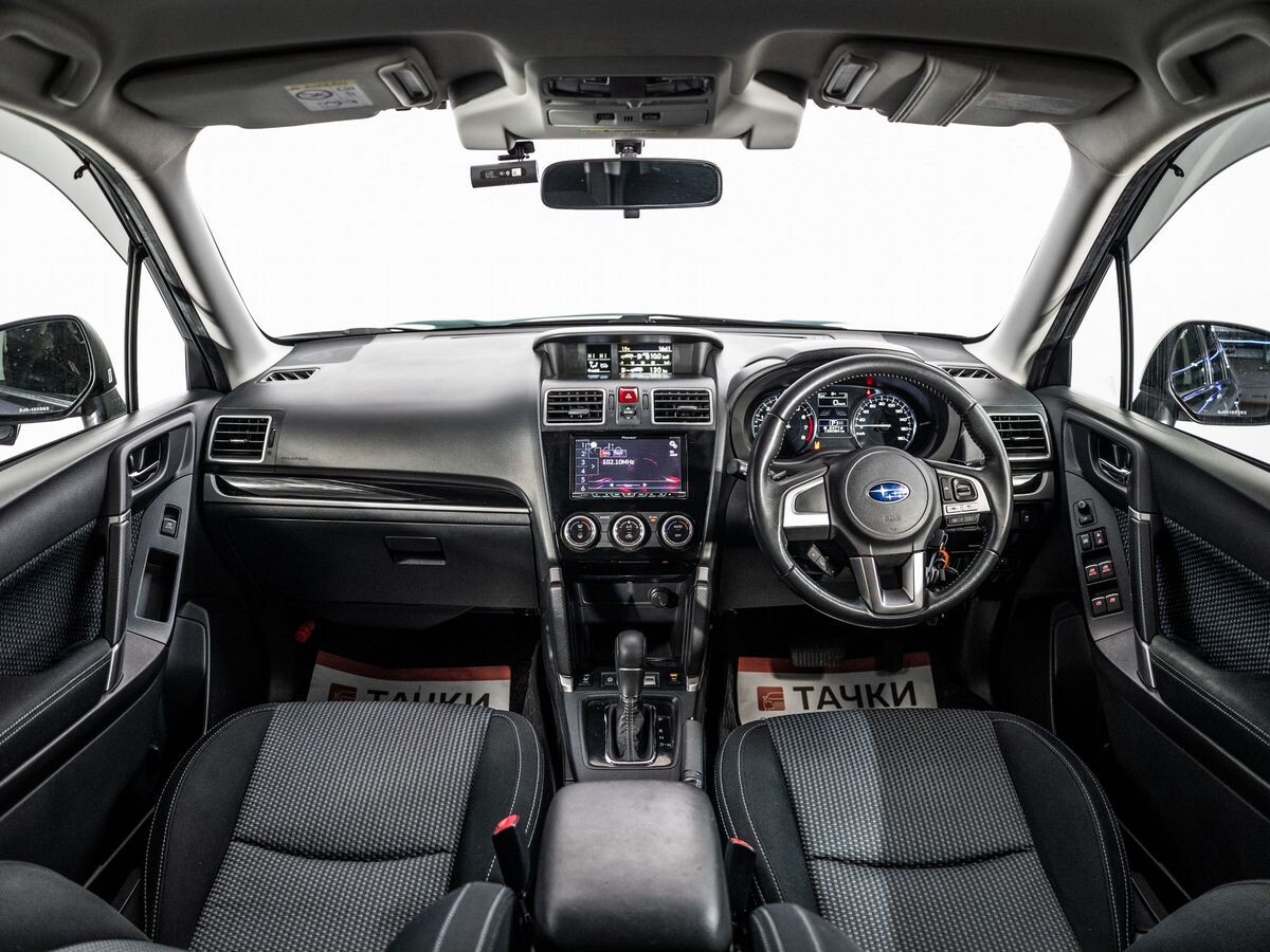 Subaru Forester 2018 - фото автомобиля