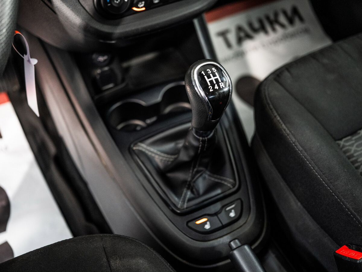 Lada (ВАЗ) Vesta 2021 - фото автомобиля