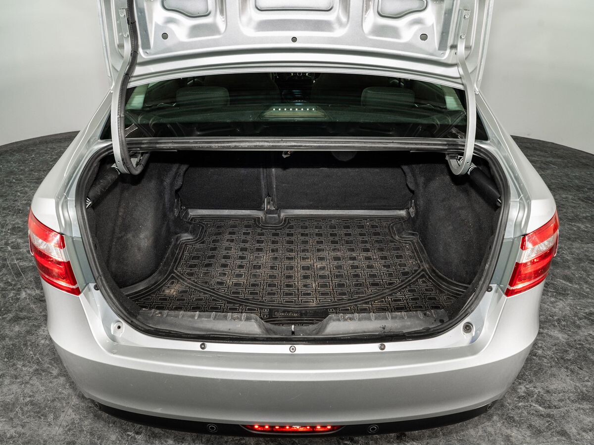 Lada (ВАЗ) Vesta 2021 - фото автомобиля