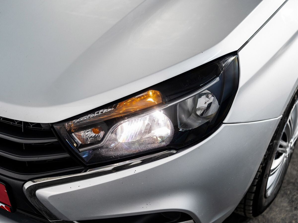 Lada (ВАЗ) Vesta 2021 - фото автомобиля