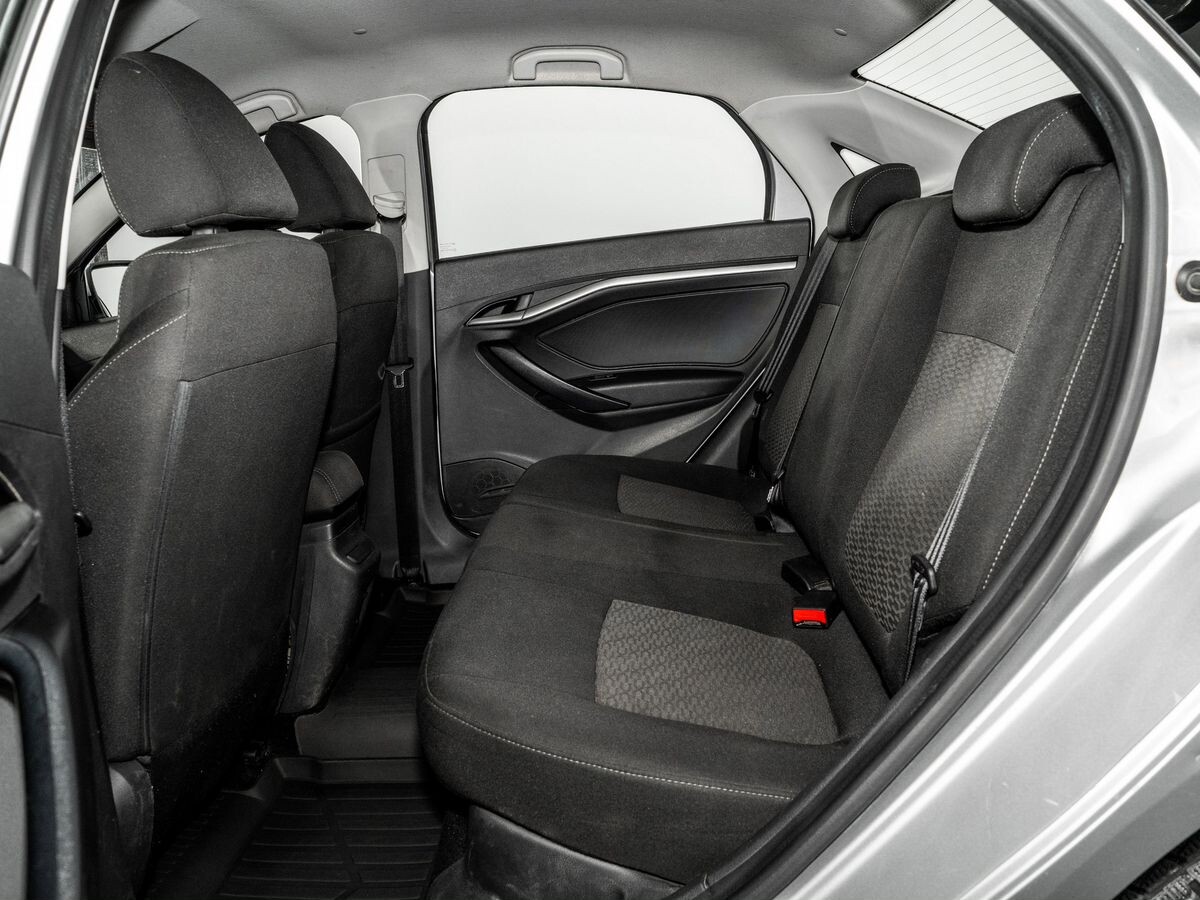 Lada (ВАЗ) Vesta 2021 - фото автомобиля