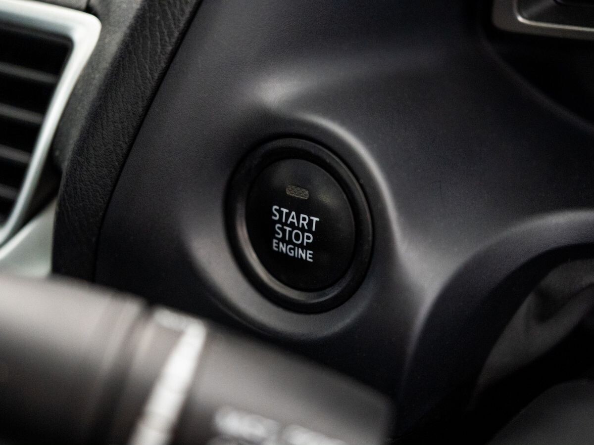 Mazda Axela 2017 - фото автомобиля