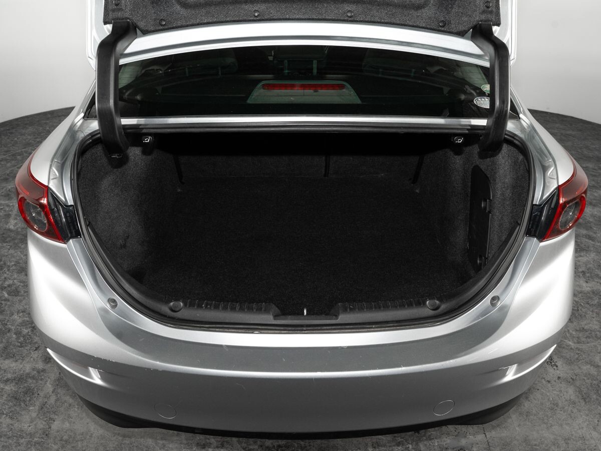 Mazda Axela 2017 - фото автомобиля