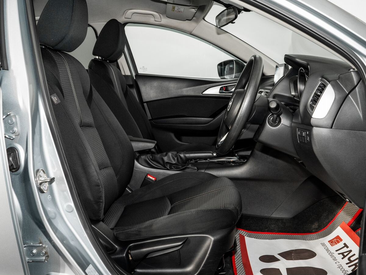 Mazda Axela 2017 - фото автомобиля