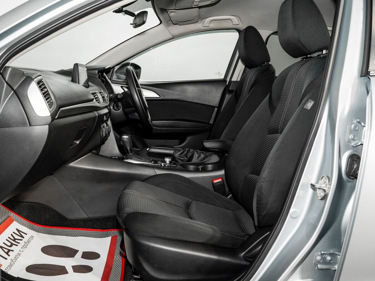 Mazda Axela 2017 - фото автомобиля