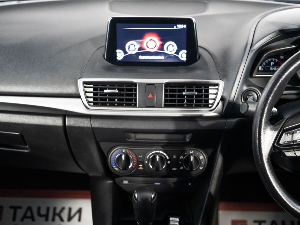 Mazda Axela 2017 - фото автомобиля