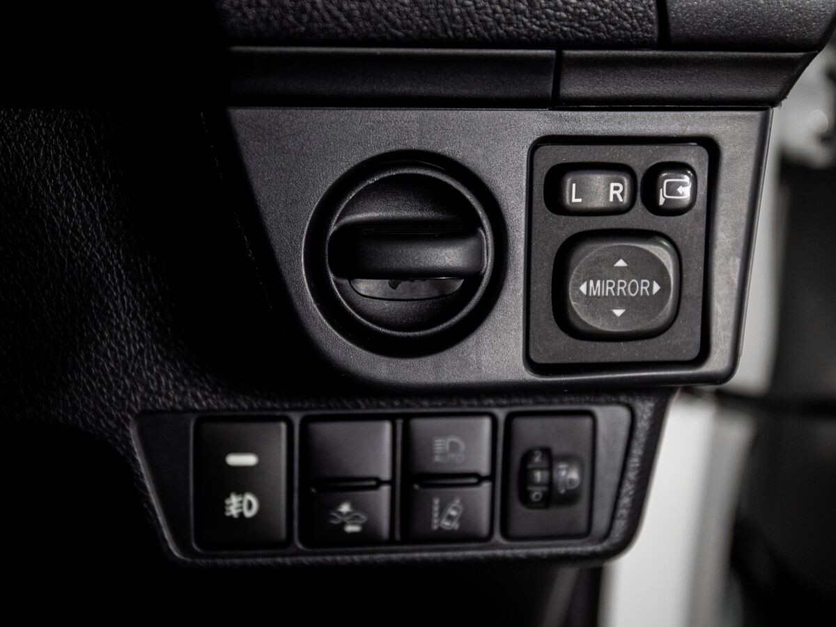 Toyota Corolla 2019 - фото автомобиля