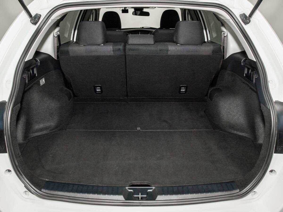 Toyota Corolla 2019 - фото автомобиля