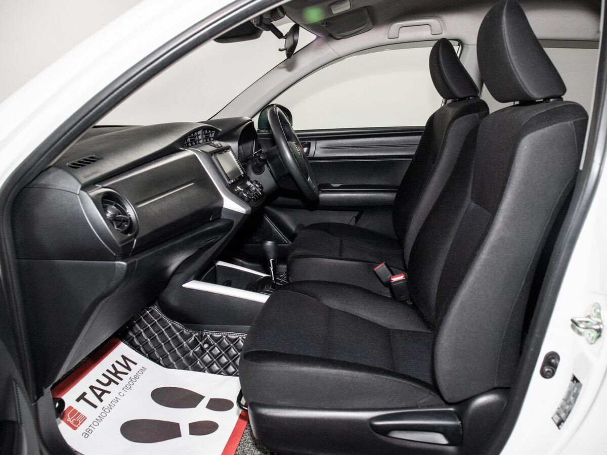 Toyota Corolla 2019 - фото автомобиля