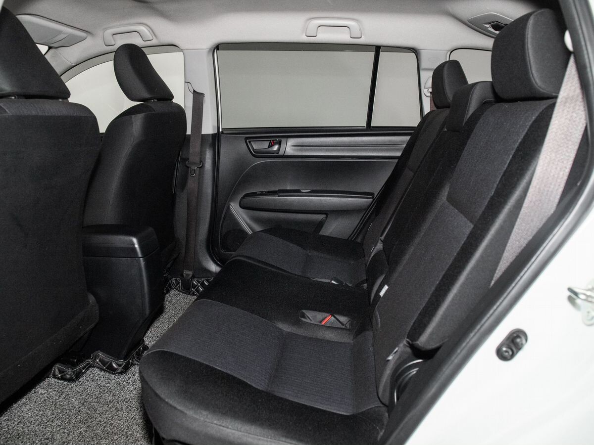 Toyota Corolla 2019 - фото автомобиля