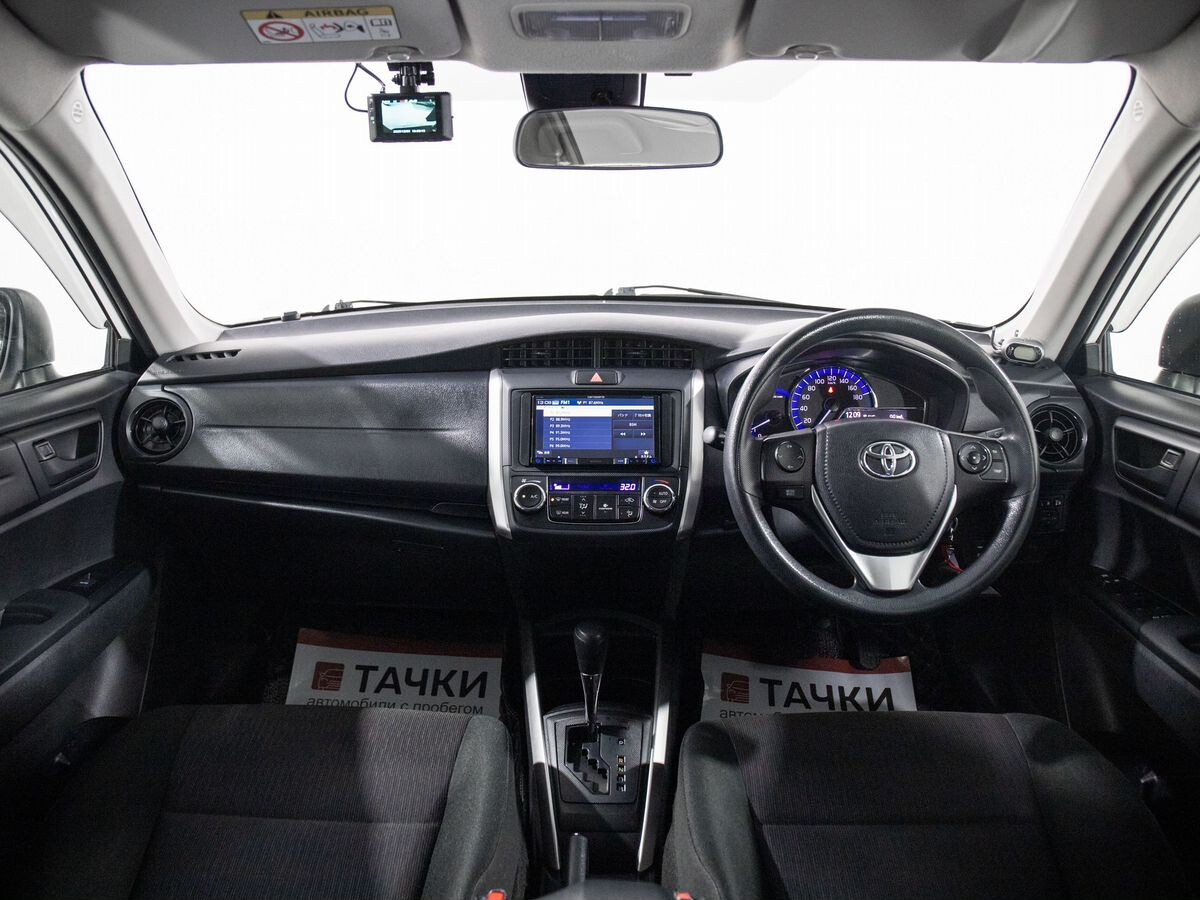 Toyota Corolla 2019 - фото автомобиля