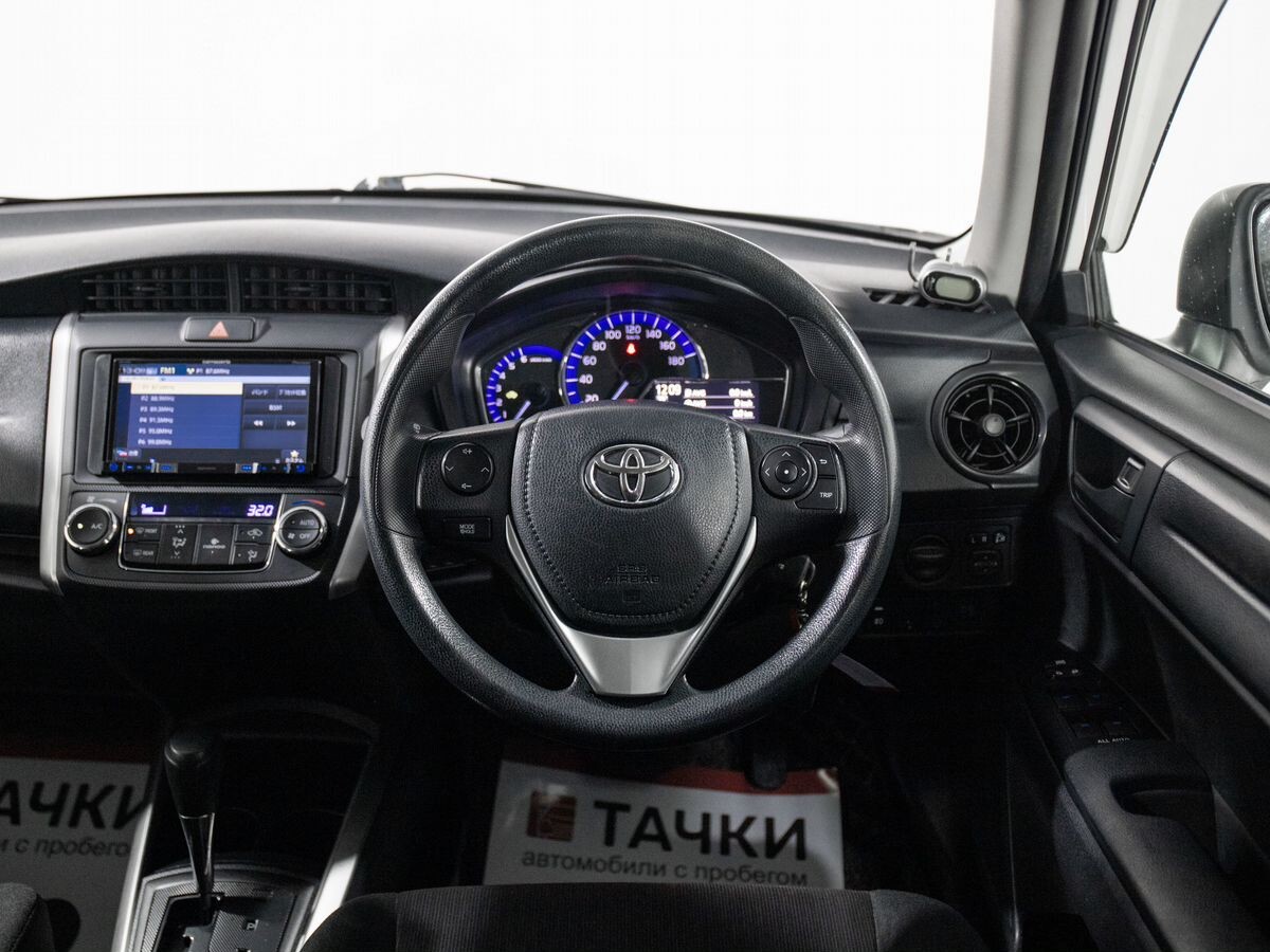 Toyota Corolla 2019 - фото автомобиля