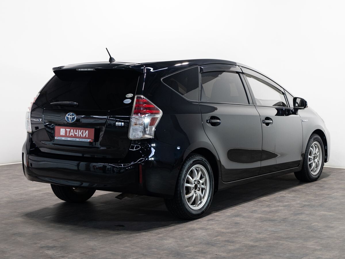 Toyota Prius Alpha 2015 - фото автомобиля