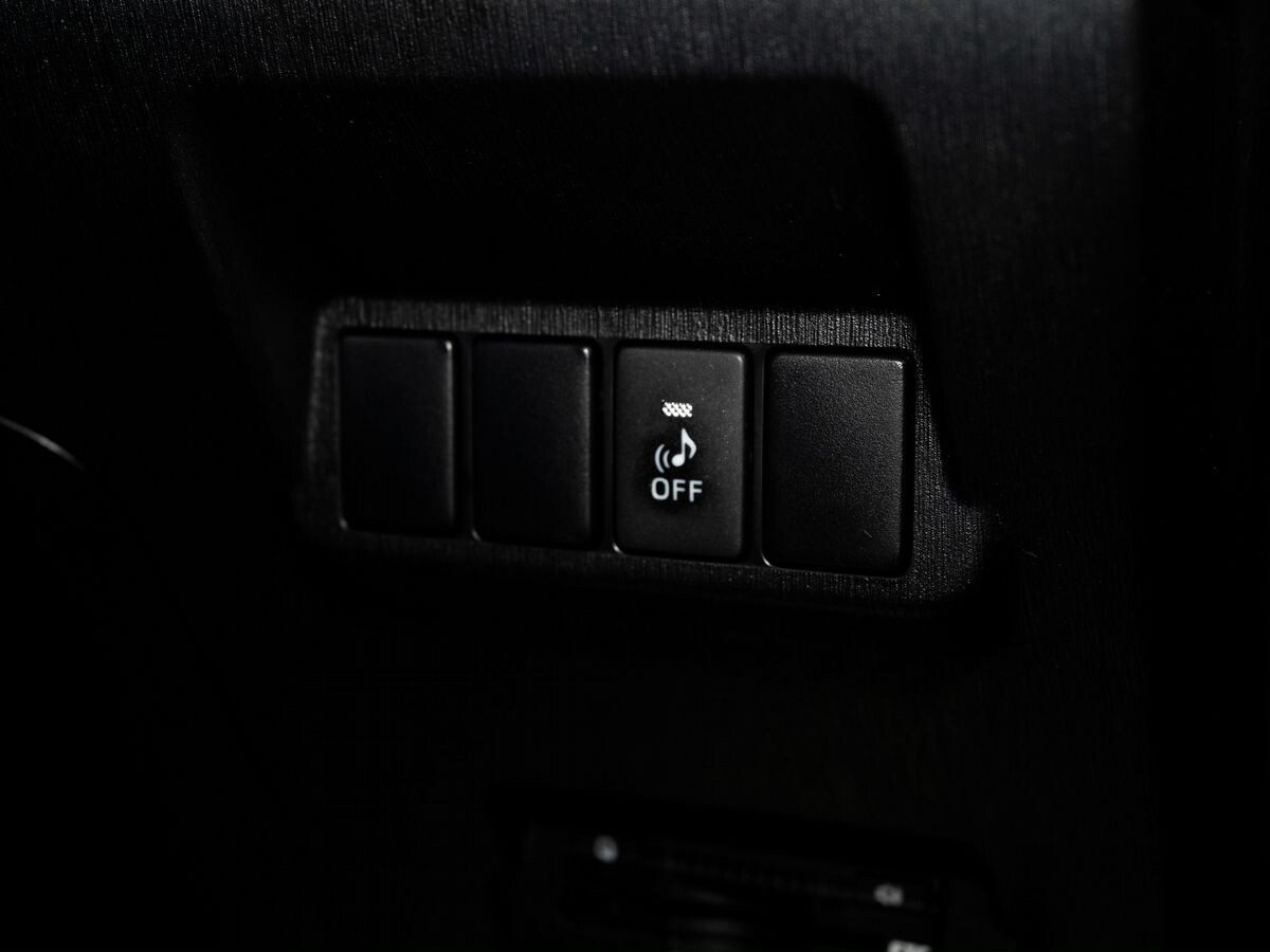 Toyota Prius Alpha 2015 - фото автомобиля