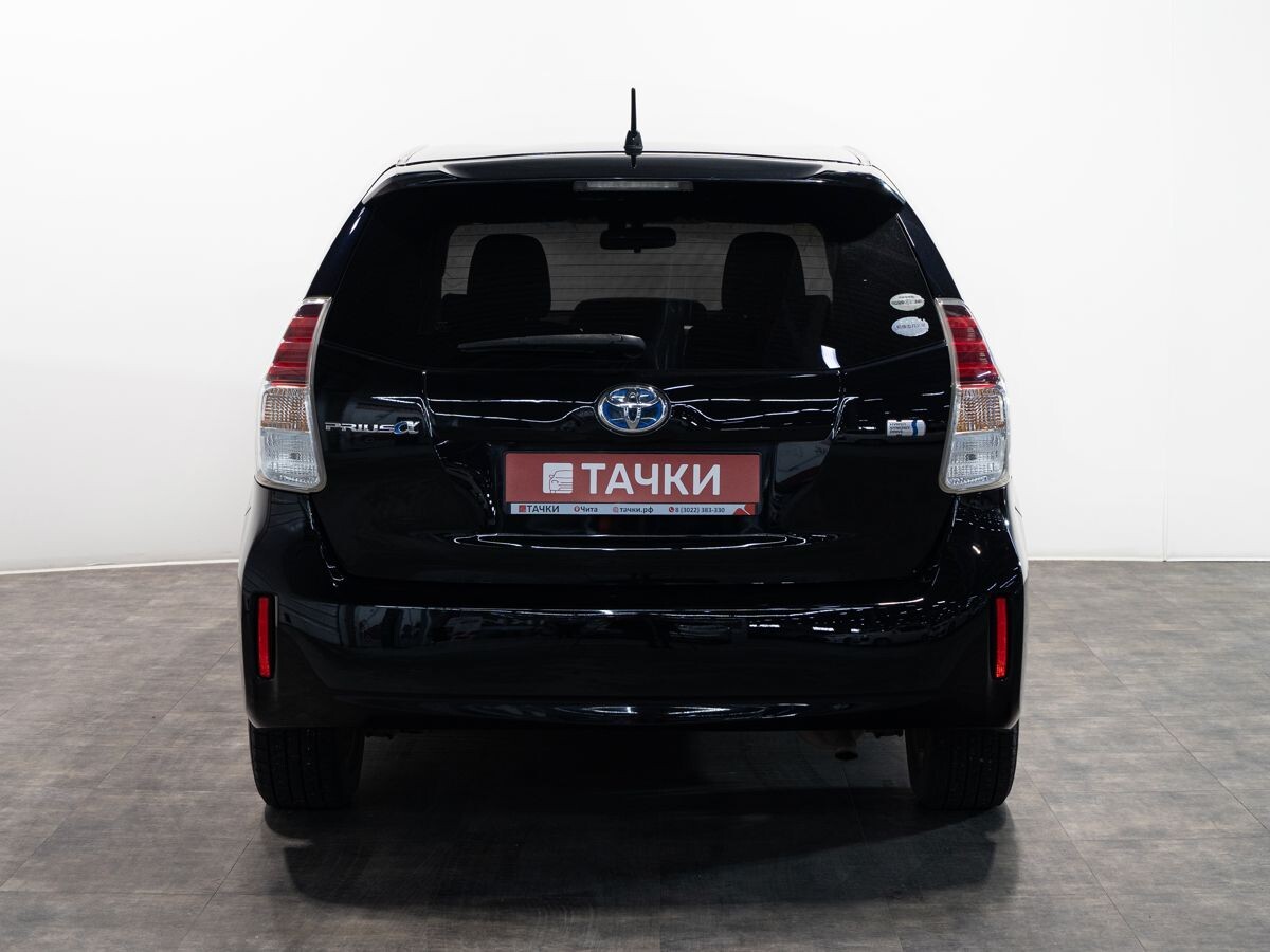 Toyota Prius Alpha 2015 - фото автомобиля
